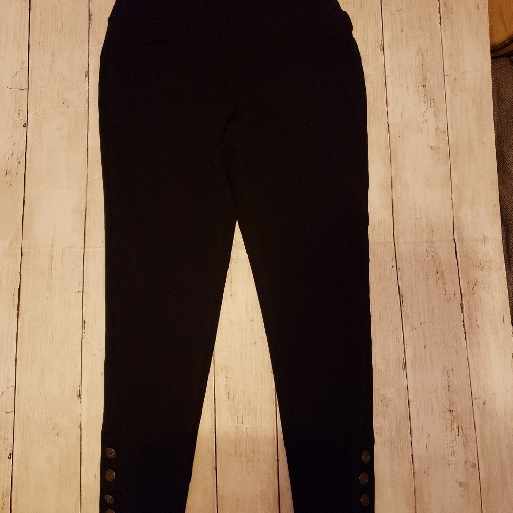 Narration Black Stretch Capris Size M